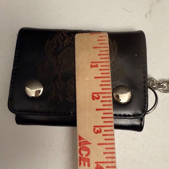 Biker Trifold Black Leather Wallet With Chain & Skull Design - Picture 9 of 9